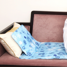 Load image into Gallery viewer, Icy Comfy Bed Mat
