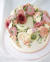 Load image into Gallery viewer, Buttercream Petal Piping Tips

